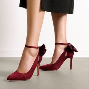 Maroon suede like heels with bow details - size 11